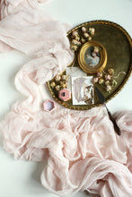 Load image into Gallery viewer, Blush pink gauze runner