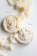 Load image into Gallery viewer, Cream gauze runner