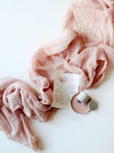 Load image into Gallery viewer, Antique pink gauze runner
