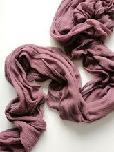 Load image into Gallery viewer, Plum gauze runner