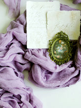 Load image into Gallery viewer, Dusty lilac gauze runner