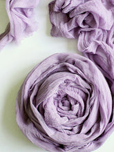 Load image into Gallery viewer, Dusty lilac gauze runner