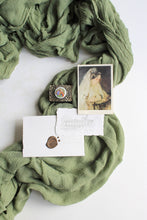 Load image into Gallery viewer, Olive gauze runner