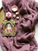 Load image into Gallery viewer, Plum gauze runner