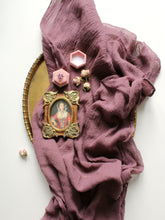 Load image into Gallery viewer, Plum gauze runner